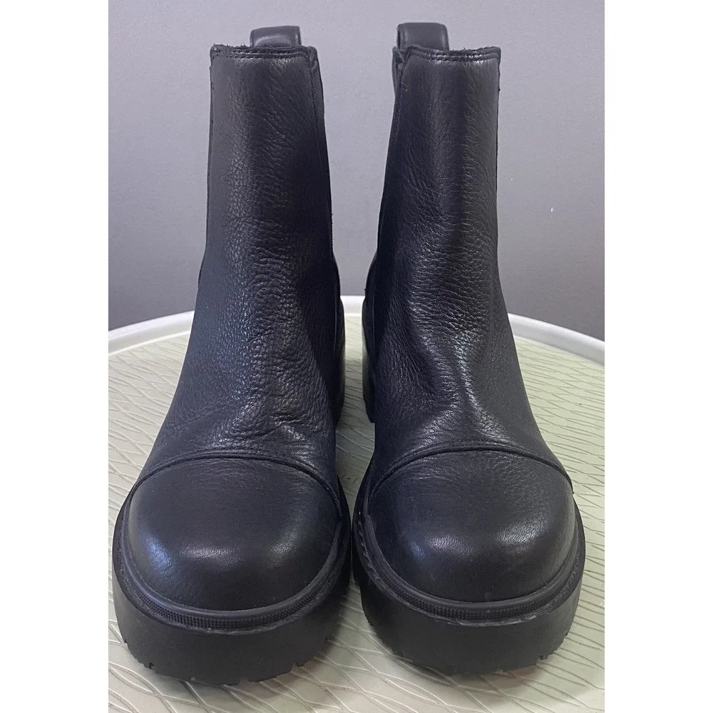 Sorel Joan Now Chelsea Leather Black Pull-on Ankle Combat Boots Lug Sole 8 EUC